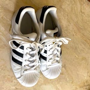 Adidas superstar sneakers size 6